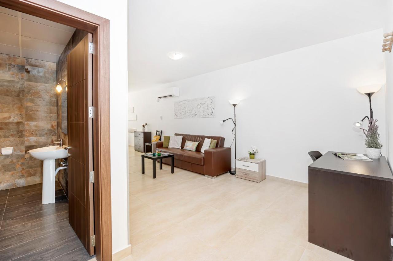 Summer Breeze Comfort Sunny Apartments Close To The Sandy Beaches - By Getawaysmalta Mellieħa Eksteriør bilde